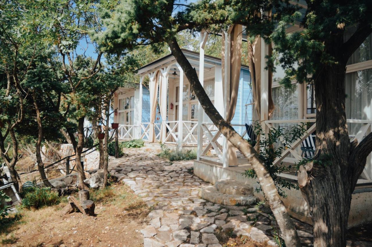 Tramontana Glamping Hotel Bar Exterior photo