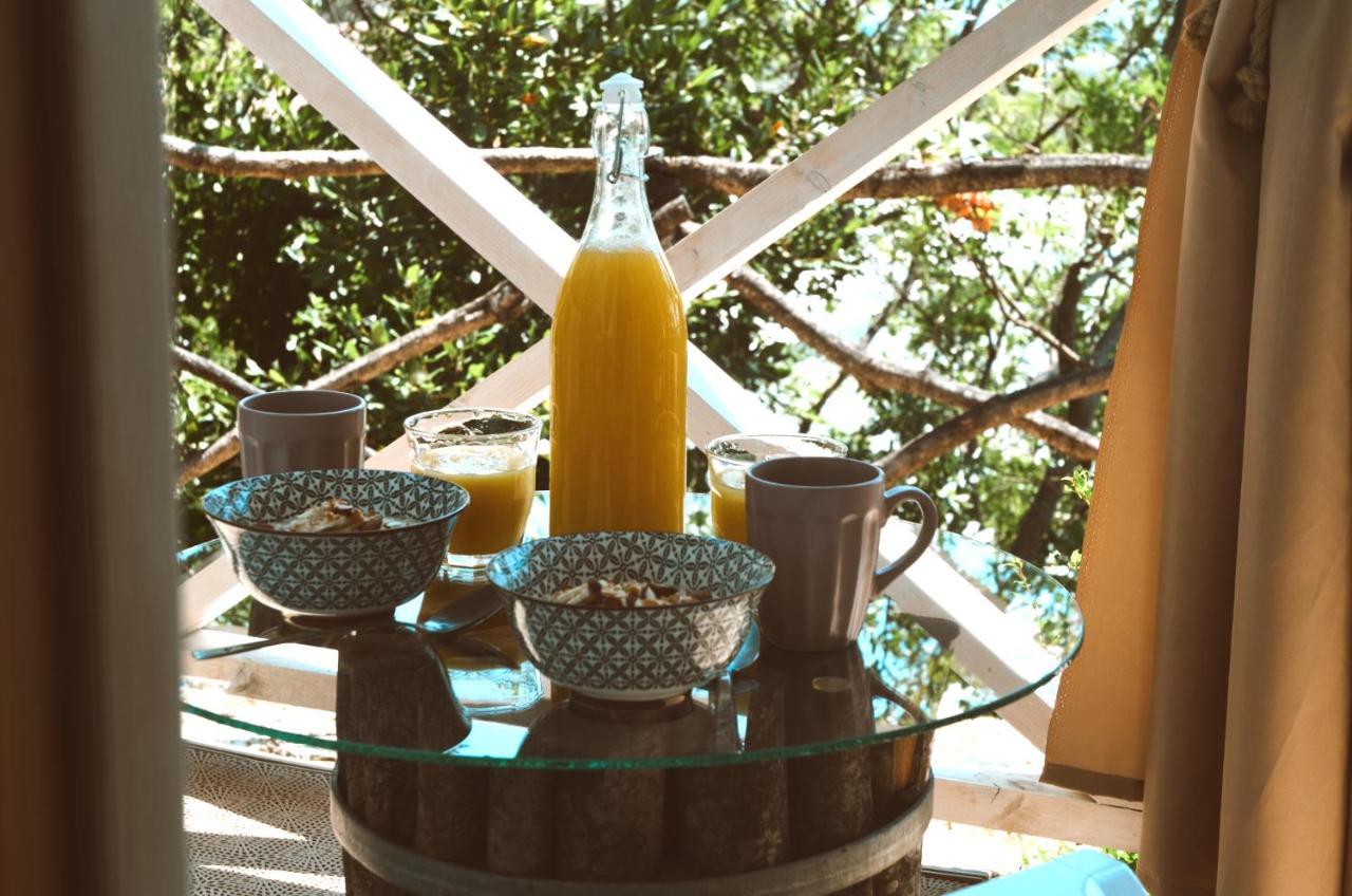Tramontana Glamping Hotel Bar Exterior photo